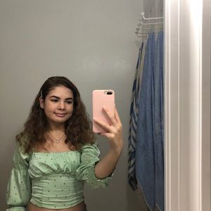 Meet your Posher, Gabriela